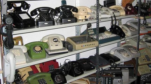 tel_small_over.jpg (58936 Byte)